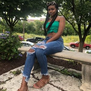 Meet your Posher, Miyona